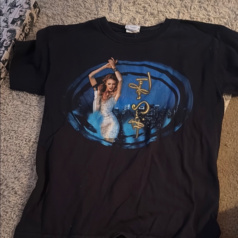 Speak Now world tour 2011 Taylor Swift shirt